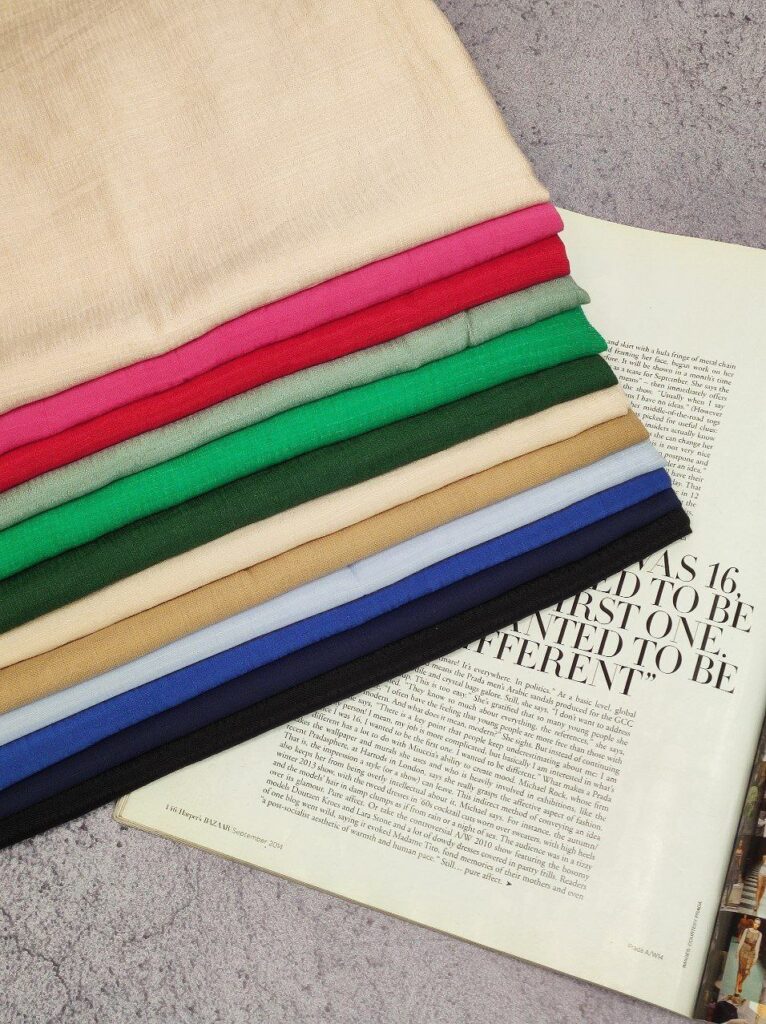 How to match shawls and scarves with clothes?