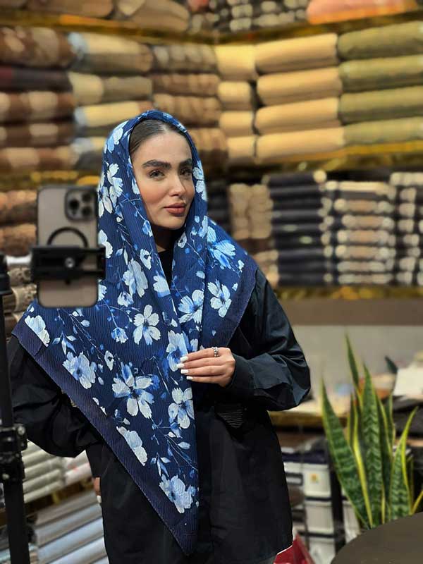 شال و روسری پلیسه