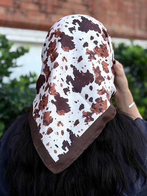 استایل پاییزی با مینی اسکارف