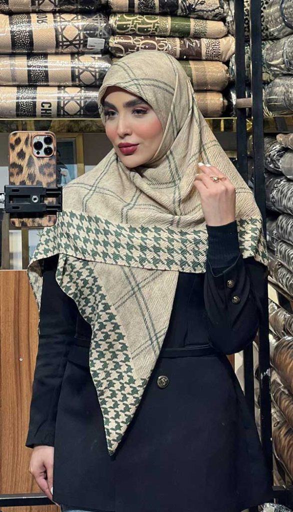 اتو کردن شال پلیسه