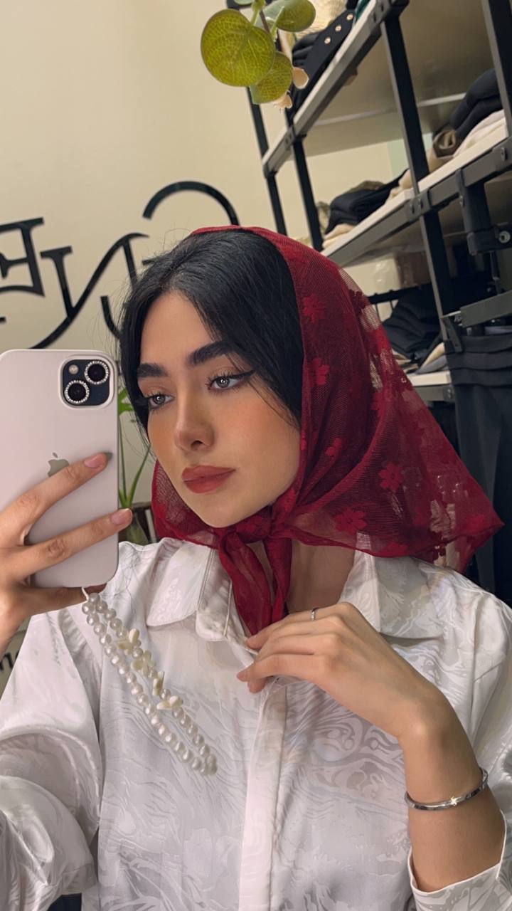 استایل بهاری ۱۴۰۴ با شال و روسری