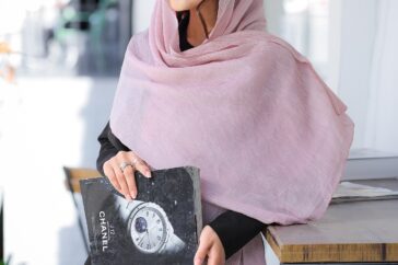 رنگ های جذاب بهاری برای شال و روسری