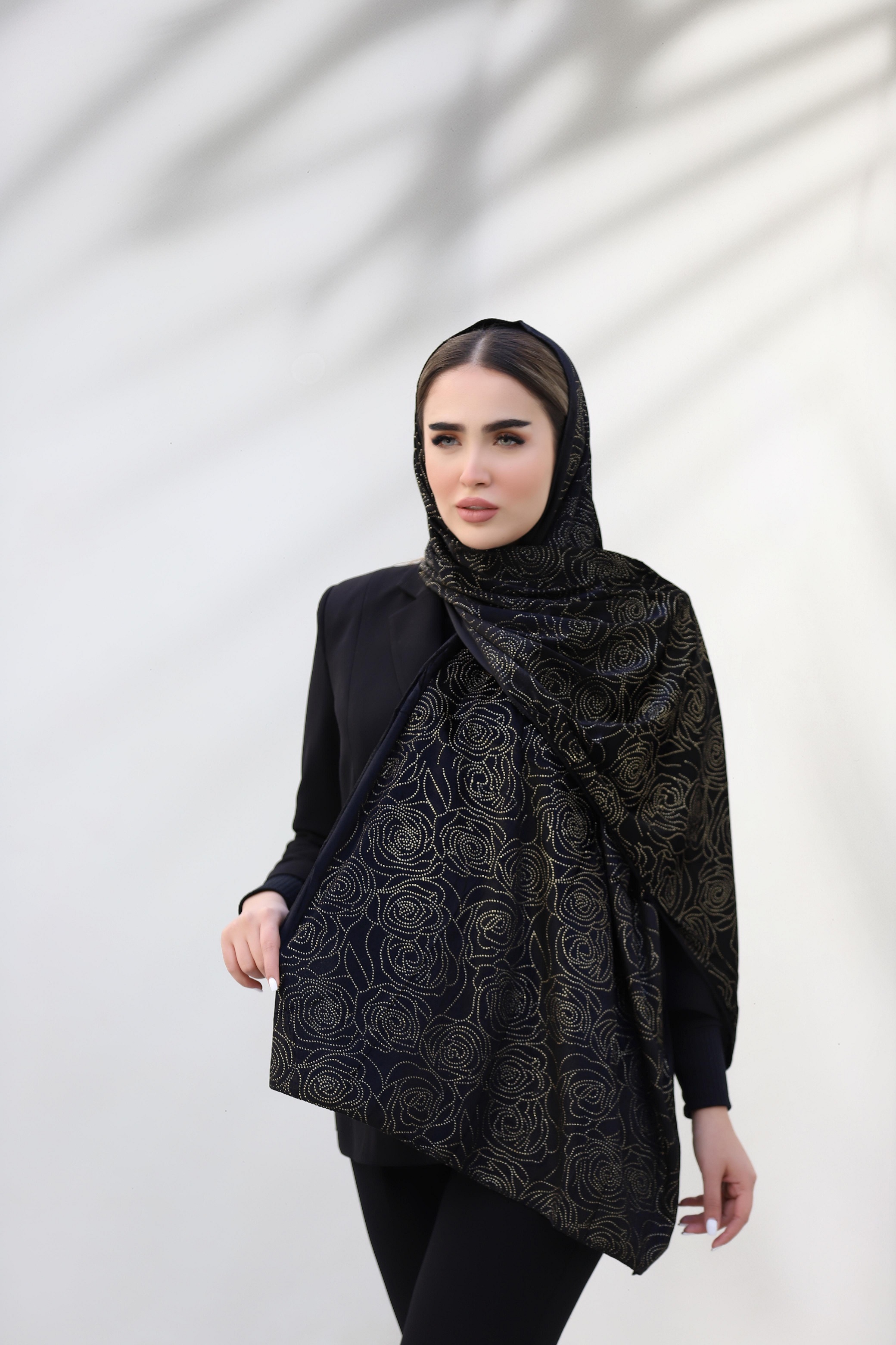 شال مخمل نگینی وارداتی بسته5طرحی کد sm22(عمده)