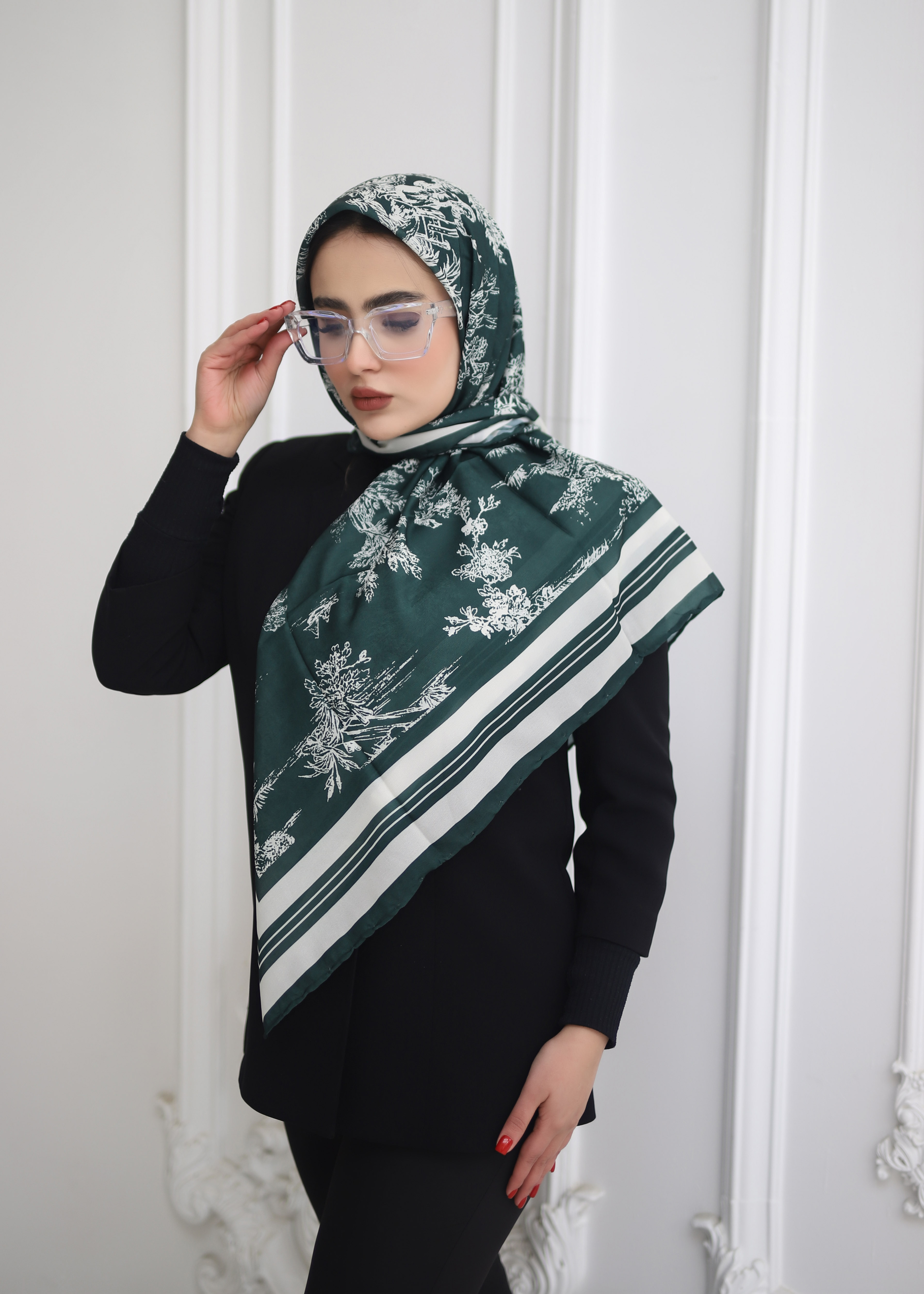 روسری حریر دستدوز بسته8رنگی کد r70 (عمده)