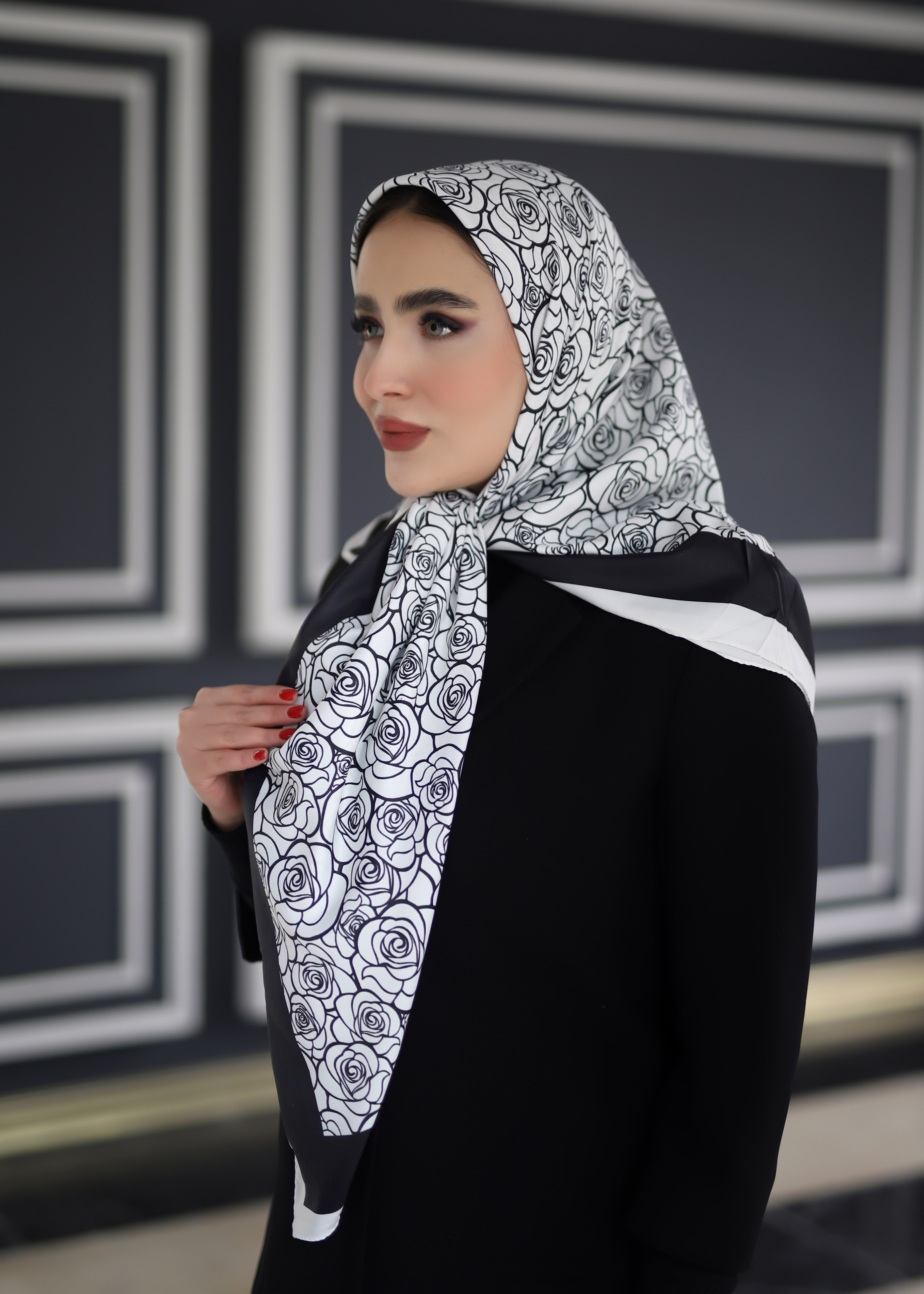 روسری ابریشم توییل پک سفیدمشکی بسته6طرحی کد r79 (عمده)