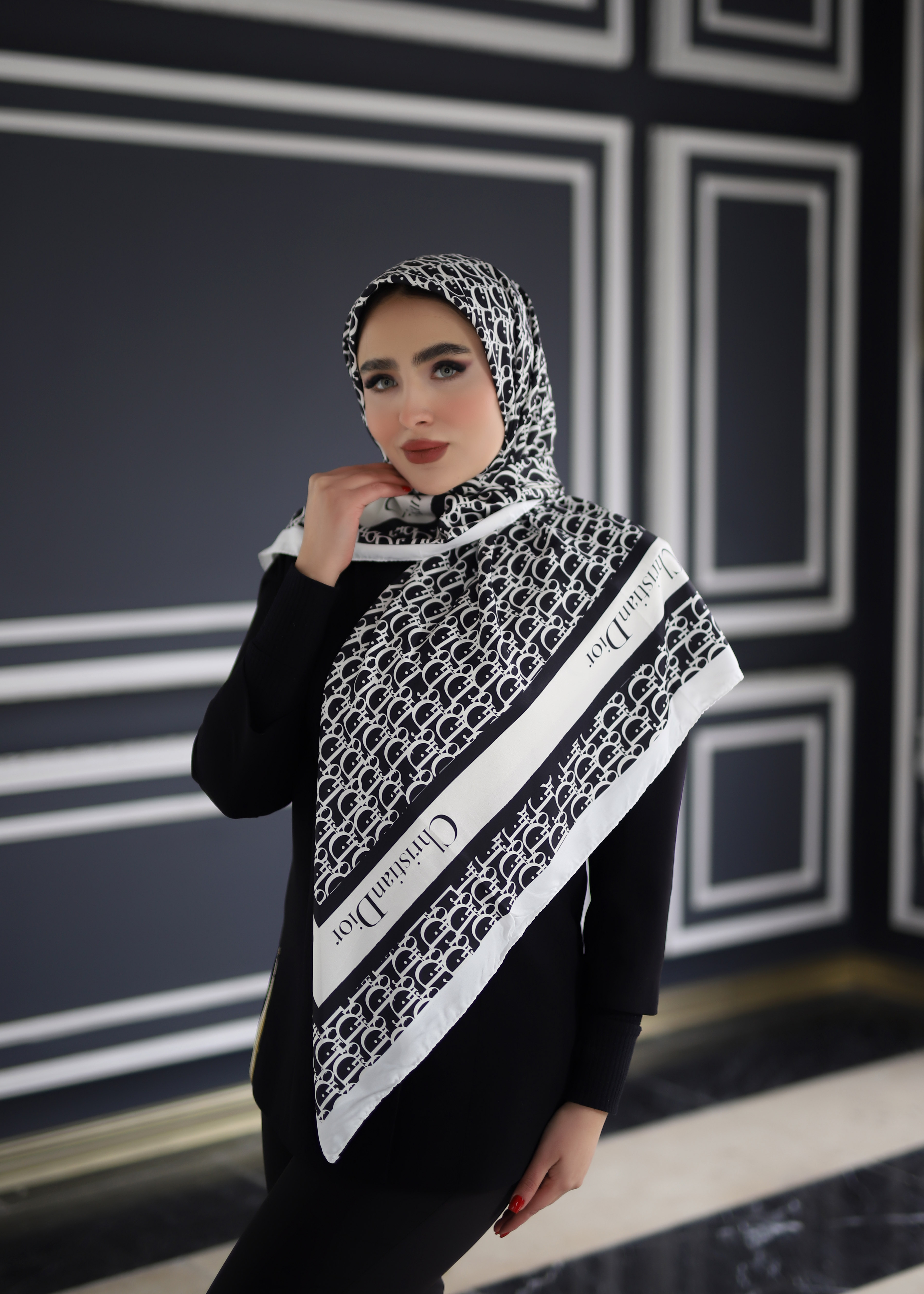 روسری ابریشم توییل پک سفیدمشکی بسته6طرحی کد r79 (عمده)