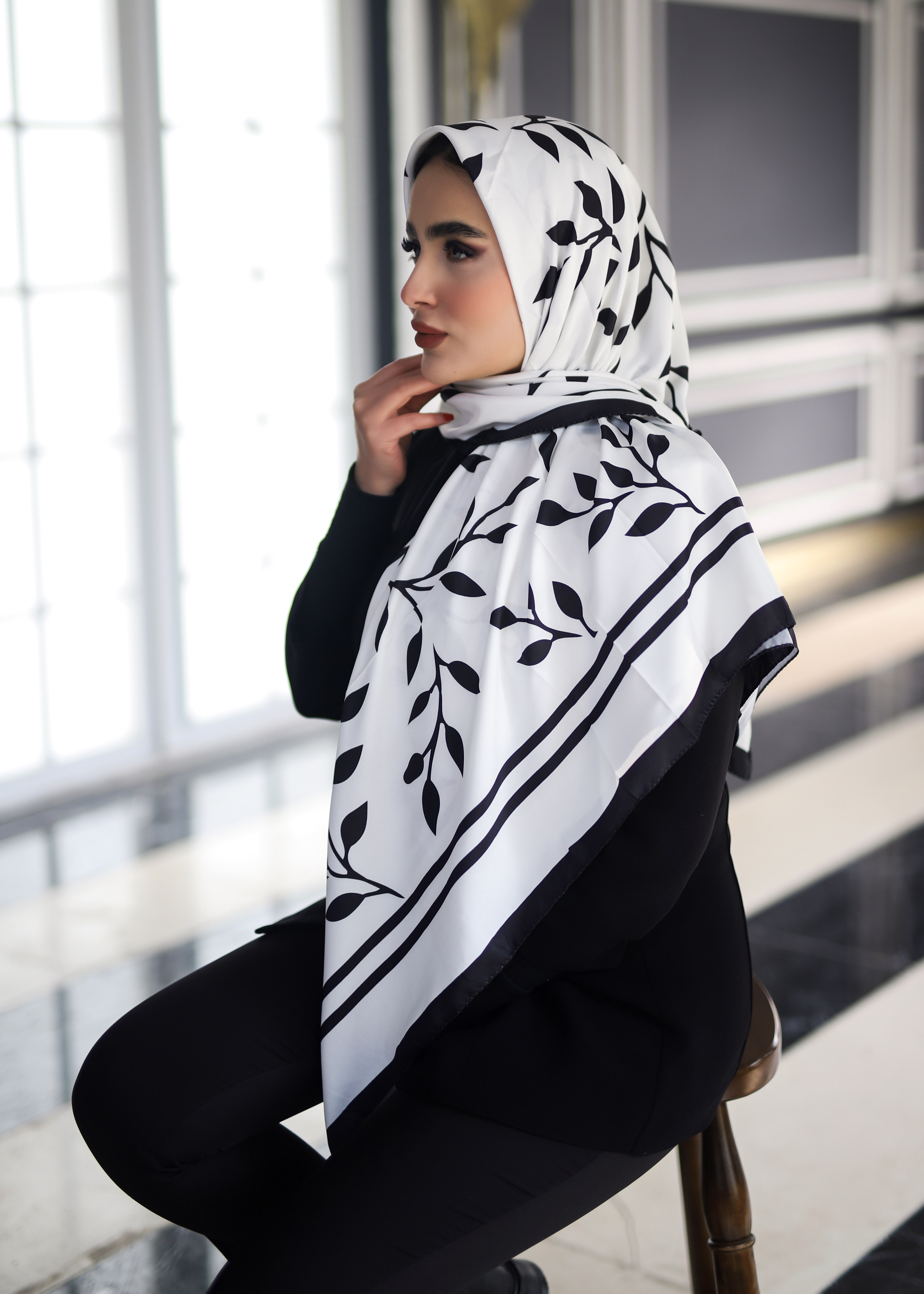 روسری ابریشم توییل پک سفیدمشکی بسته6طرحی کد r79 (عمده)