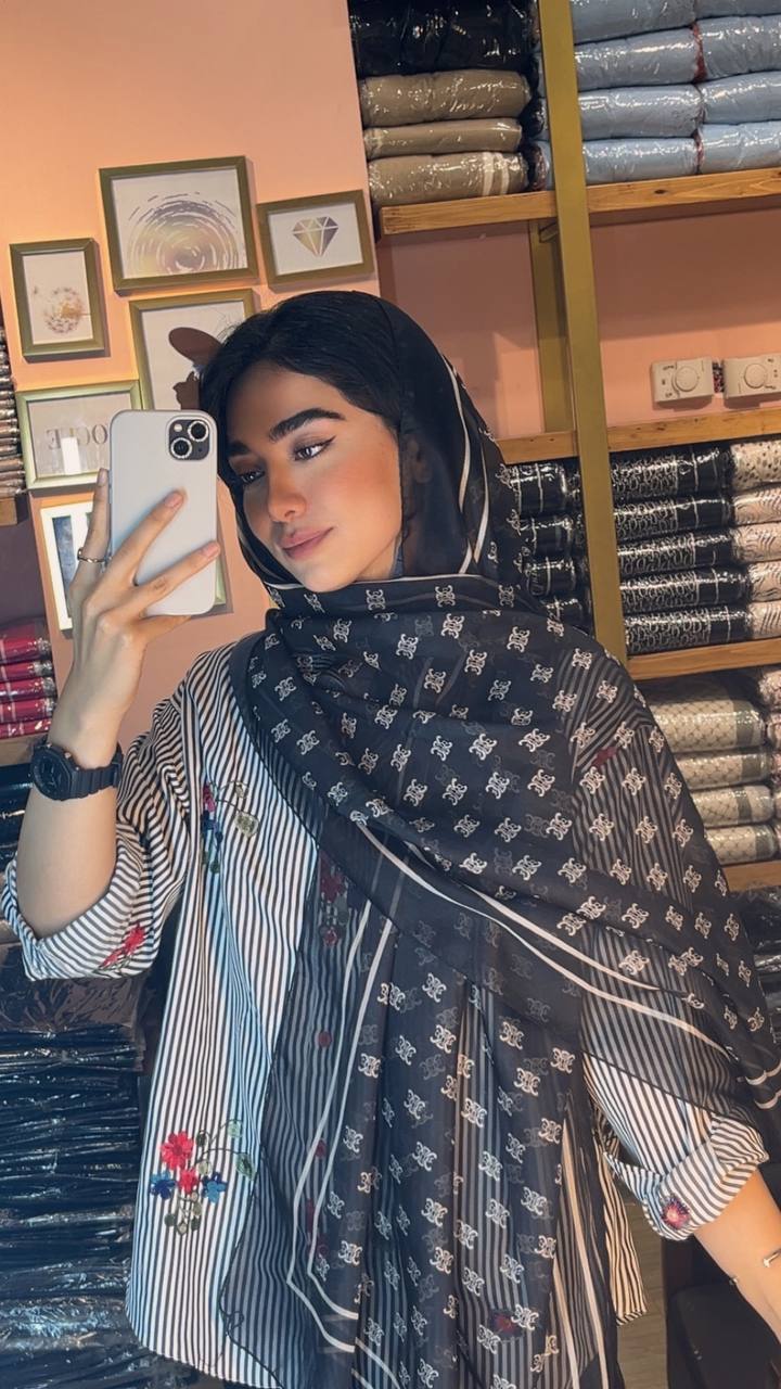 شال حریر طرحدار پک مشکی سفید بسته10طرحی کد sh53 (عمده)
