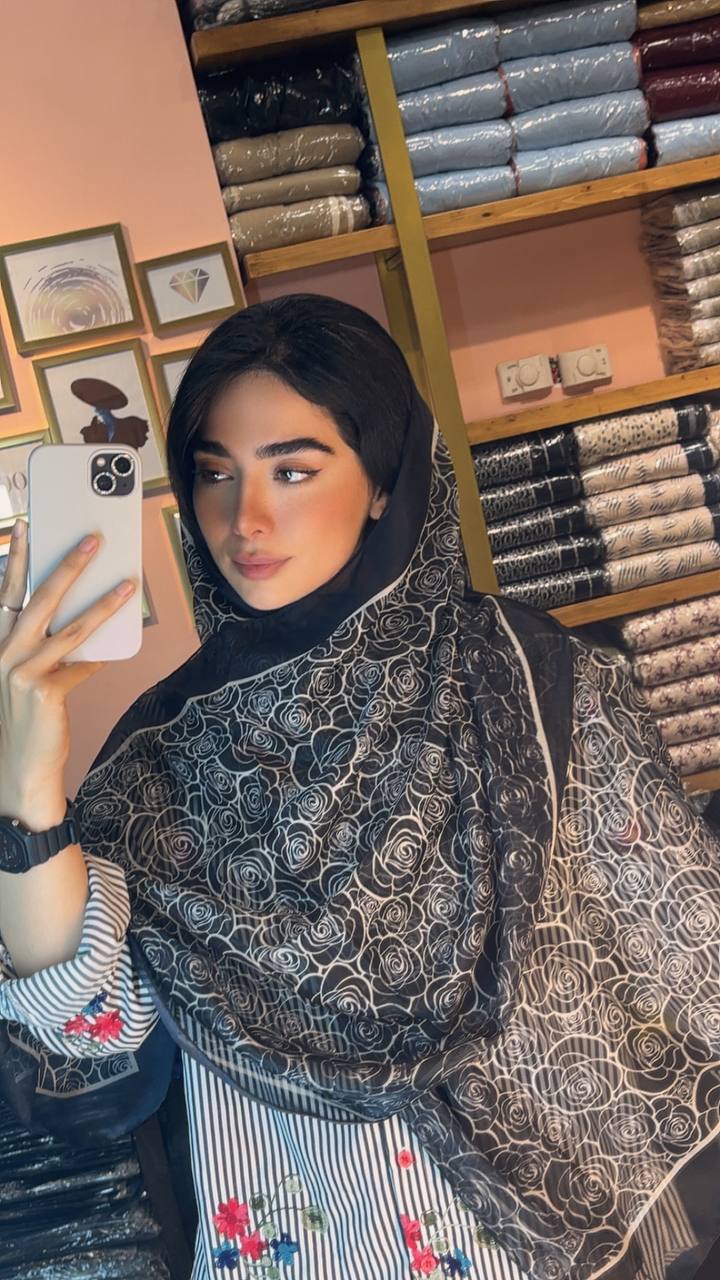 شال حریر طرحدار پک مشکی سفید بسته10طرحی کد sh53 (عمده)