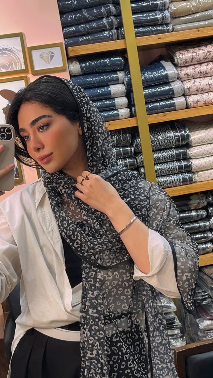 شال توری چاپی پک مشکی بسته6طرحی کد sh77 (عمده)