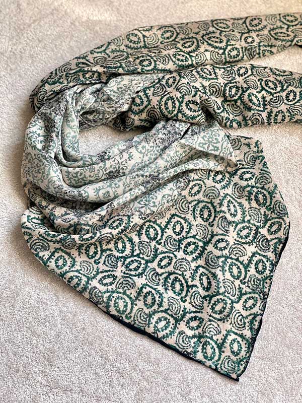 روسری گارزا دورنگ مختلف سری انتخابی کد r108 (عمده)
