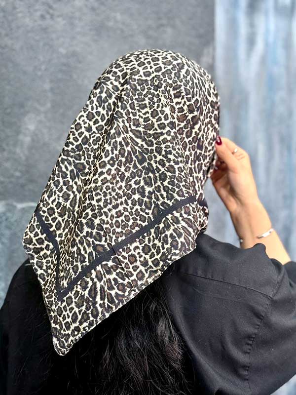 روسری پلنگی
