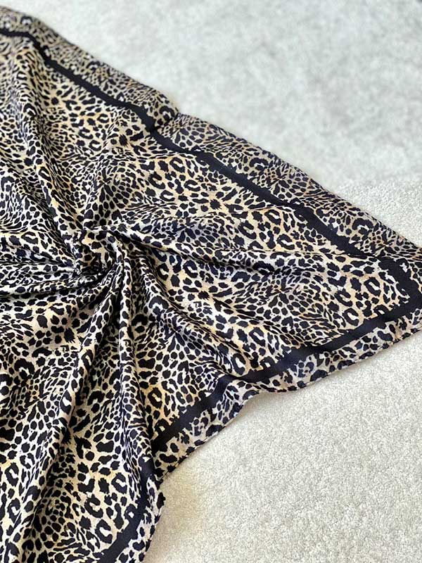 روسری پلنگی
