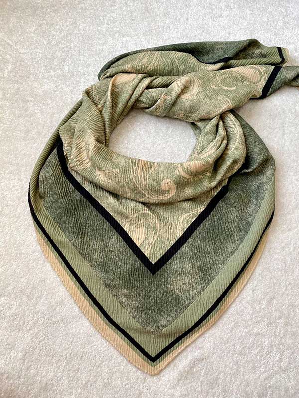 روسری پلیسه بسته6رنگی کد r119 (عمده)
