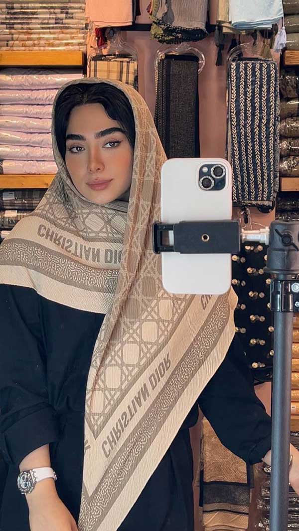 روسری پلیسه بسته6رنگی کد r132 (عمده)
