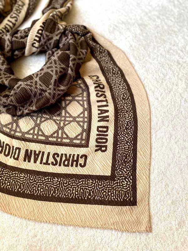 روسری پلیسه بسته6رنگی کد r132 (عمده)
