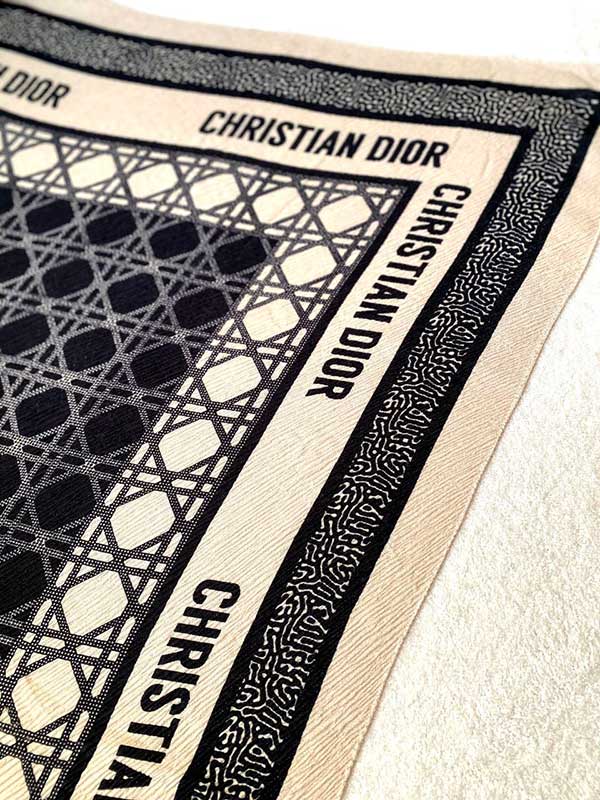 روسری پلیسه بسته6رنگی کد r132 (عمده)
