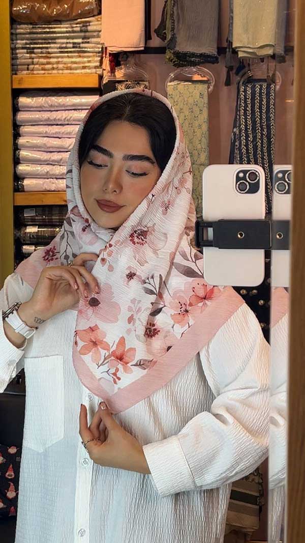 روسری پلیسه صورتی
