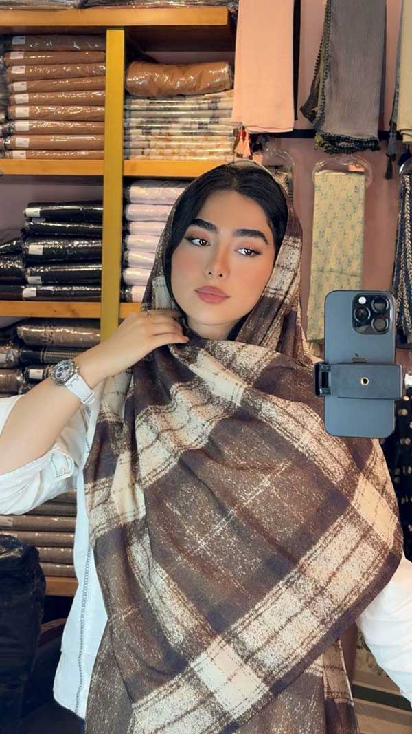 شال جیر پک قهوه ای طرح بیگ اسکارف
