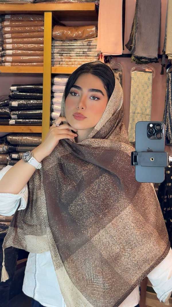 شال جیر پک قهوه ای طرح بیگ اسکارف
