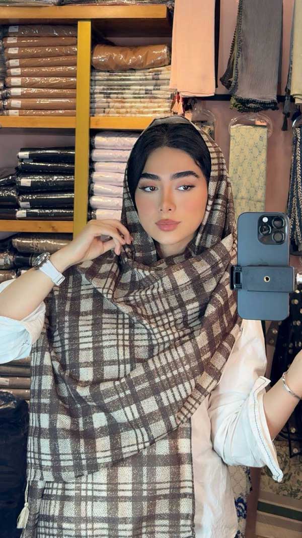 شال جیر پک قهوه ای طرح بیگ اسکارف
