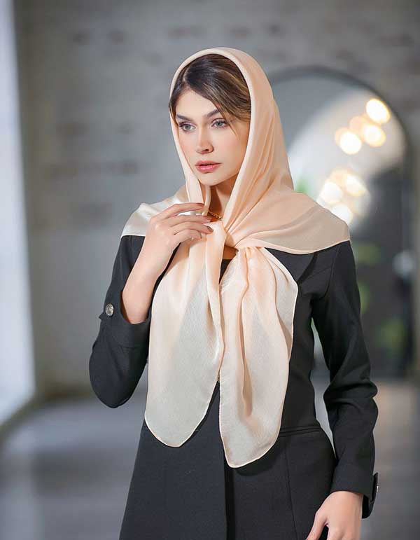 خرید روسری حریر ابریشم | فروش عمده روسری با بهترین کیفیت و قیمت همکاری
