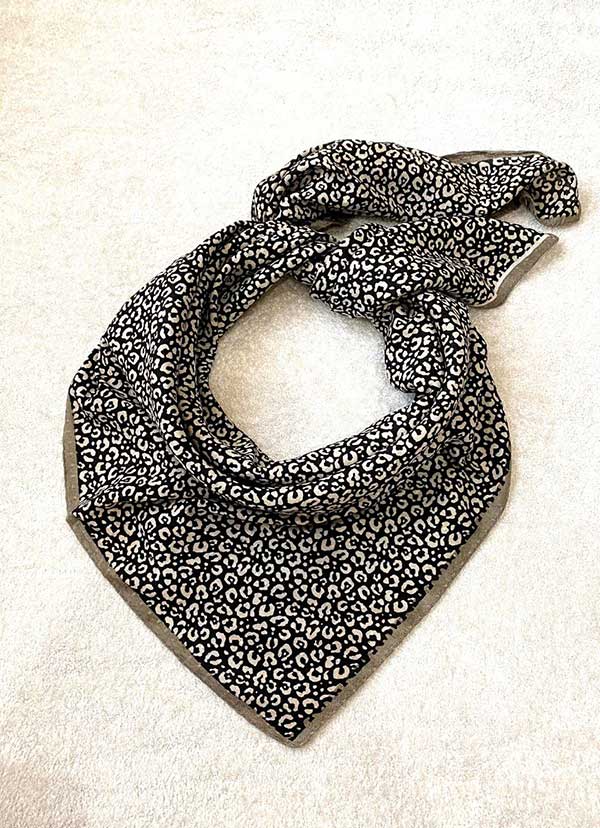 روسری چاپ خیس بسته6رنگی کد r143 (عمده)
