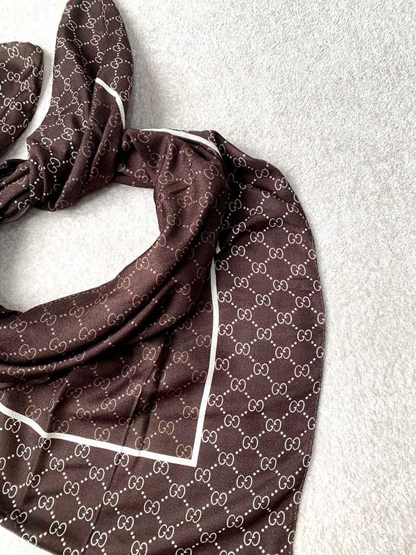 روسری گوچی بسته5رنگی کد r152 (عمده)
